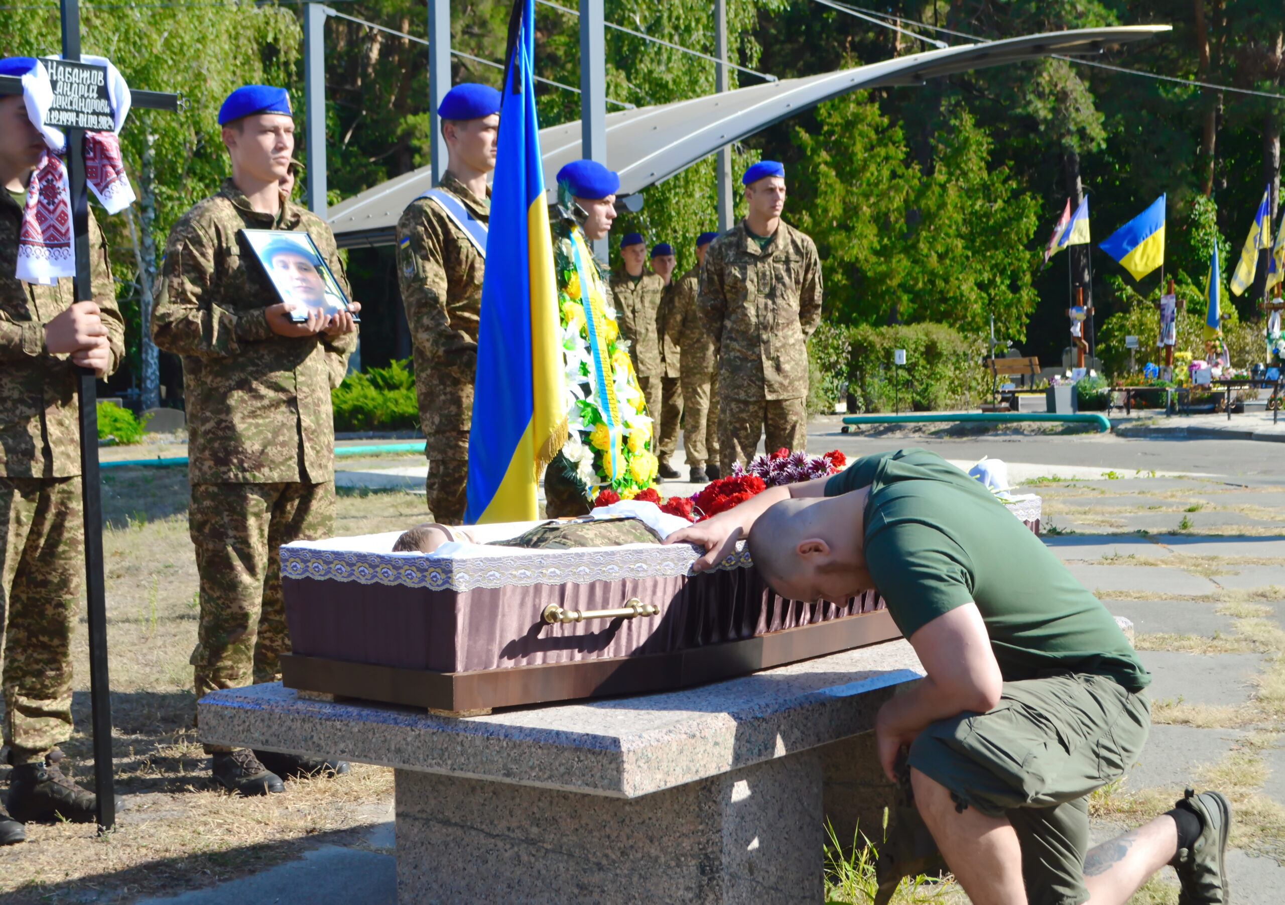 Які пільги гарантує держава для членів сімʼї загиблого Героя України
